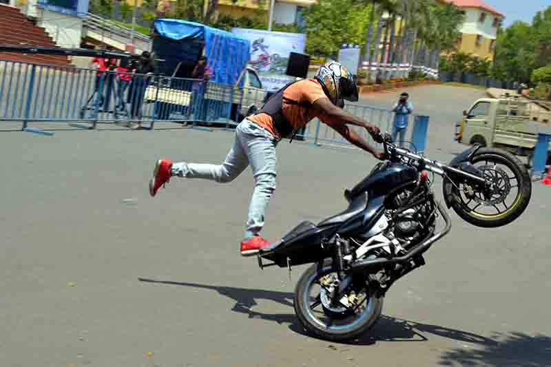 ಚಿಕ್ಕಮಗಳೂರು: ವಾಹನ ಸುರಕ್ಷತೆ ಜಾಗೃತಿಗಾಗಿ ಬೈಕ್ ರ‍್ಯಾಲಿ, ಸ್ಟಂಟರ್ಸ್ ಮೀಟ್